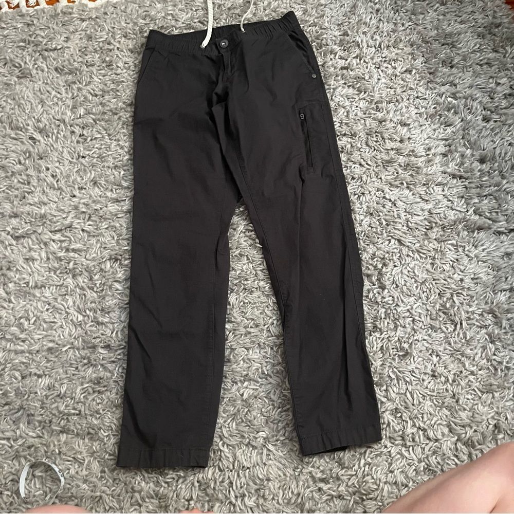 Vuori grey hiking cargo joggers size XSmall